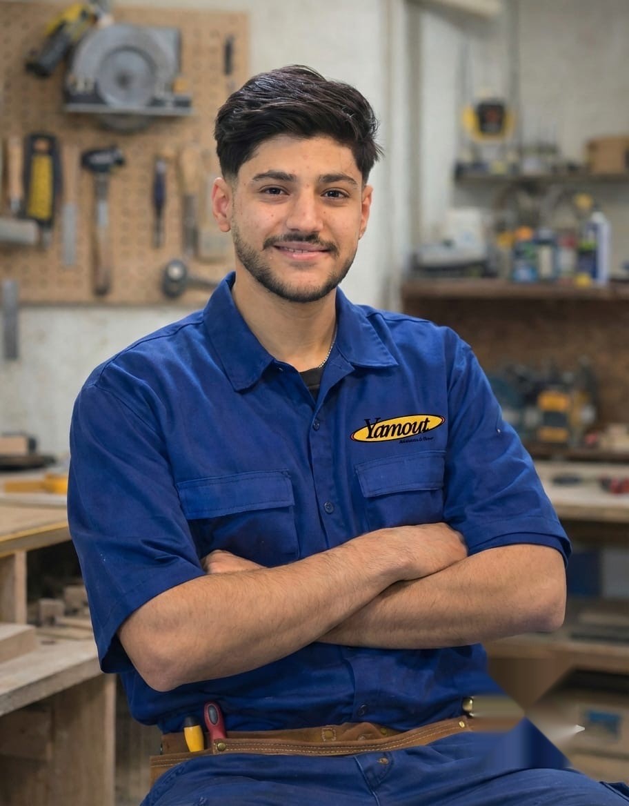 Yamout craftsman in the workshop