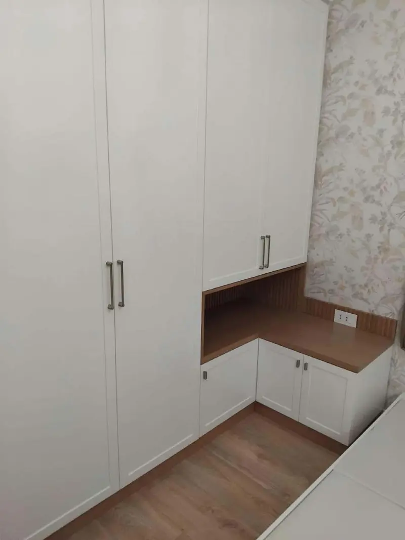 Custom bedroom wardrobe and joinery by Yamout