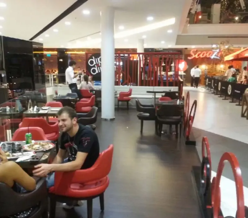 Dip n Dip cafe interior fit-out by Yamout